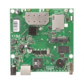 Mikrotik RB912UAG-2HPnD, 600Mhz Atheros CPU, 64MB RAM, 1×G-LAN, USB, miniPCIe, 2.4Ghz 802.11b/g/n 2×2, 2×MMCX, RouterOS